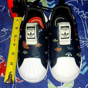 Adidas toddler size 9
